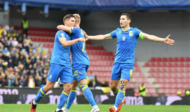 Степаненко радіє голу, фото збірна України