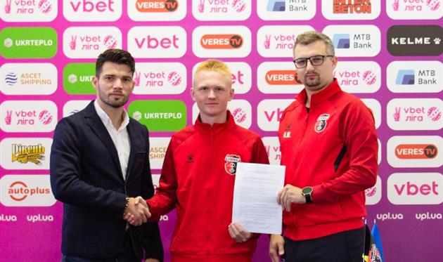 Роман Ковалюк (по центру), НК Верес