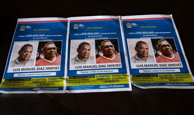 Памфлети з інформацією про батька футболіста, Getty Images