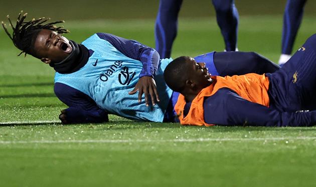 Едуардо Камавінга після зіткнення з Усманом Дембеле, Getty Images