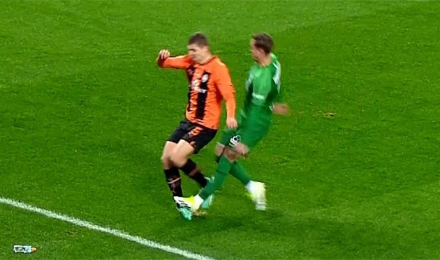 Фол проти Бондаря, фото Шахтар