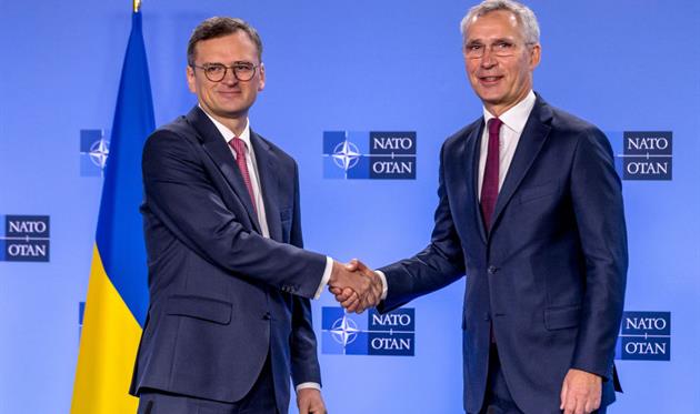 Голова МЗС України Дмитро Кулеба і генсек НАТО Єнс Столтенберг, Getty Images