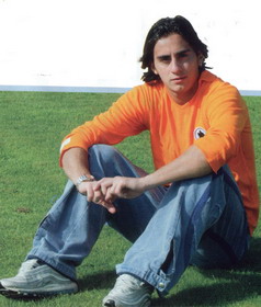 Альберто Аквилани