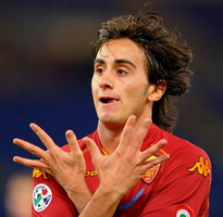 Альберто Аквилани, АР