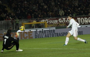 Пато забивает первый гол, АР