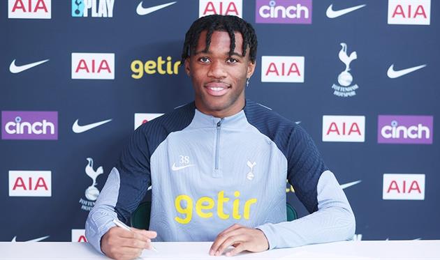 Дестіні Удоджі, фото Тоттенгем