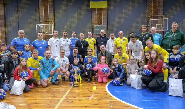 Легенди українського футболу подарували свято дітям героїв України