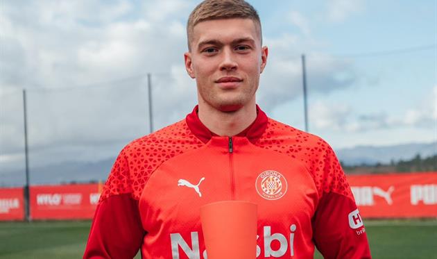 Артем Довбик, Жирона