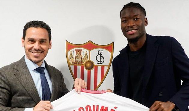 Люсьєн Агуме, twitter.com/SevillaFC