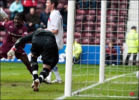 Кингстон забивает, фото bbc.co.uk