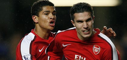 Денилсон и ван Перси празднуют успех, Getty Images