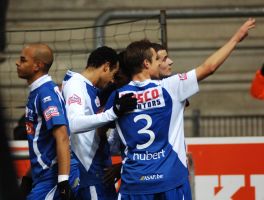 Ящук забил, но триумфатором встречи не стал. На фото игроки Генка. sportwereld.be