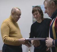 Сколько таких бумажек Ковель подписал? 