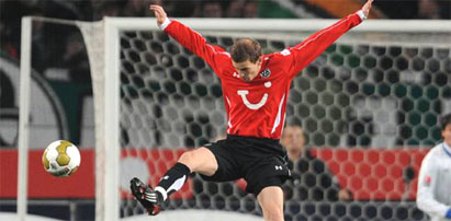 Только так в последнее время и играет Ганновер    