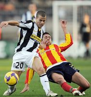 Герой матча Себастьян Джовинко. AFP