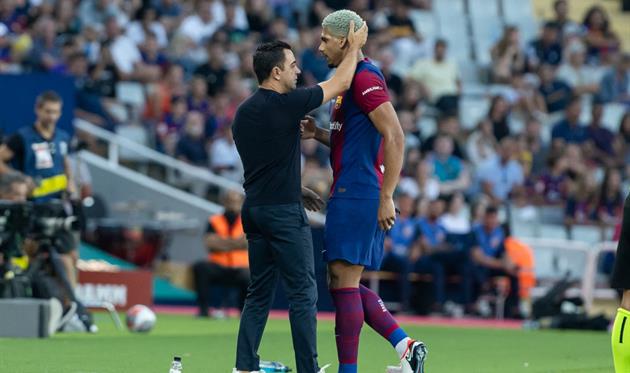 Хаві та Араухо, getty images