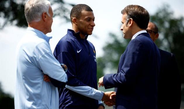 Кіліан Мбаппе та Емманюель Макрон, Getty Images