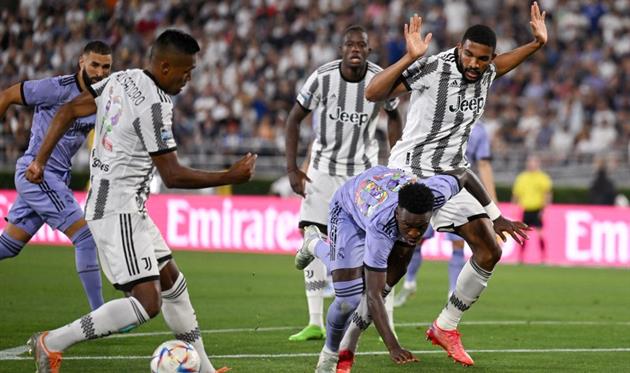 Вінісіус та Бремер у боротьбі, gettyimages