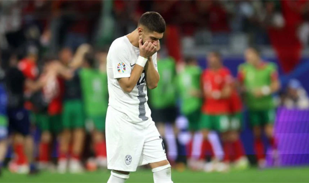 Адам Гнезда Черін, УЄФА