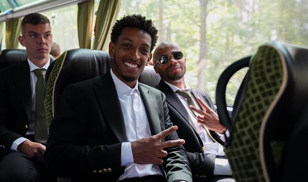 У дорозі всі були стильними / ФОТО: ФК ПОЛІССЯ