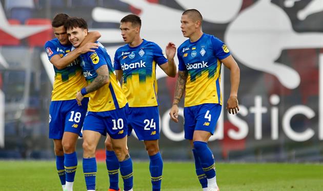 Шапаренко приймає вітання від партнерів / ФОТО: ФК ДИНАМО