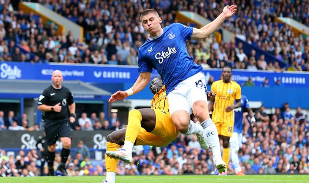 Віталій Миколенко у матчі проти Брайтона, getty Images