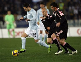 С мячом Мауро Сарате, AP