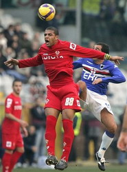 Мело против Беллуччи, АР