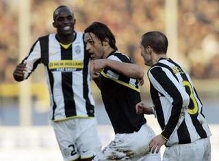 Легротталье празднует забитый мяч, AP