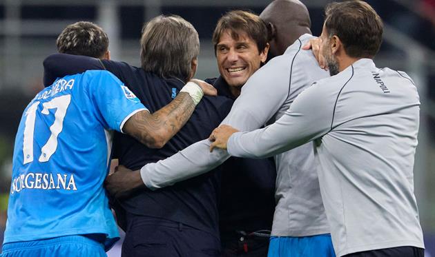 Антоніо Конте святкує перемогу Наполі над Міланом, Getty Images