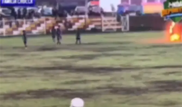 Момент удару блискавки