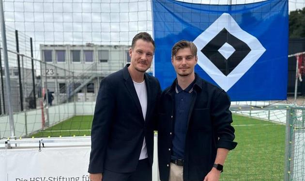 Президент ФК Гамбург Марсель Янсен (ліворуч) та Артур Подкопаєв (праворуч)