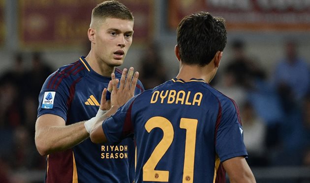 Артем Довбик і Пауло Дібала, Getty Images