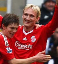 Сами принимает поздравления, skysports.com