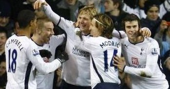 Роман забил дважды, Reuters