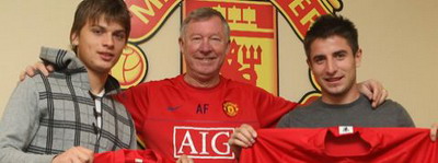 Льяйич, Ферги и Тошич, www.manutd.com