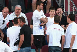 Нилл (в центре) в Дубаи, Getty Images