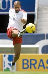 Хуан Себастьян Верон, АР