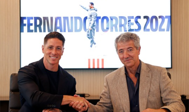 Фернандо Торрес ліворуч, atletico