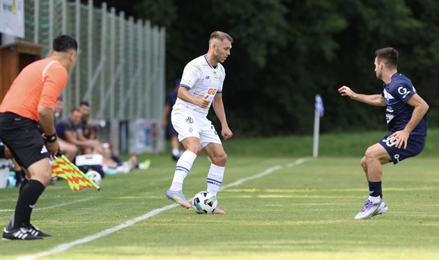 Олександр Караваєв на тренувальному зборі під час матчу проти Осієка / Фото: ФК Динамо Київ