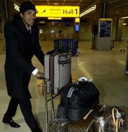 Брандао в аэропорту, фото Franck Pennant