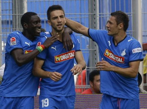 Ведад Ибишевич, (в центре)