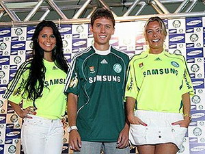 Кейррисон и два хорошеньких приложения к трансферу, globo.com