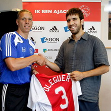 Даже цвета менять не придется, ajax.nl