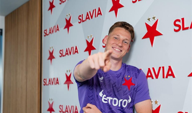 Олександр Петренко, Славія