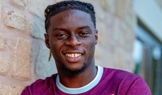 Леслі Угочукву, x.com/BurnleyOfficial