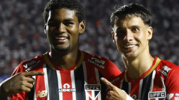 Лукас Феррейра (ліворуч), Saopaulosempre