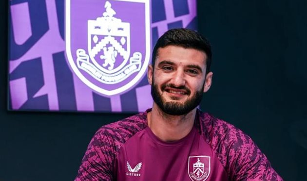 Армандо Броя, burnleyfootballclub.com