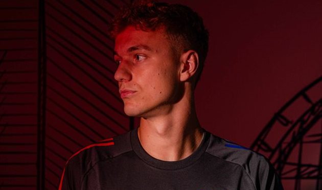 Адам Карабец, x.com/OL