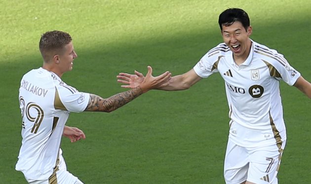 Artem Smolyakov and Sleep Hin Ming, Getty Images